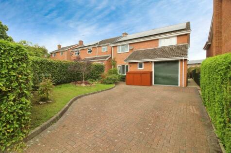 Moor View Close, Wingerworth... 4 bed detached house for sale