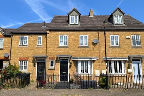 Banks Drive, Sandy 4 bed townhouse for sale