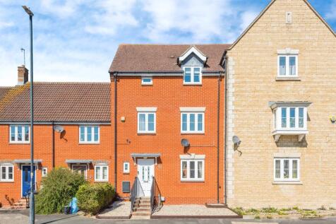 4 bedroom terraced house for sale