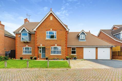 4 bedroom detached house for sale