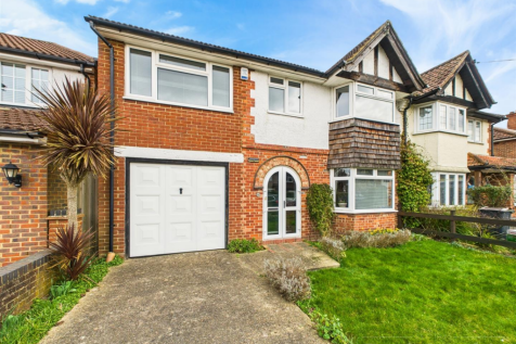 5 bedroom semi-detached house for sale