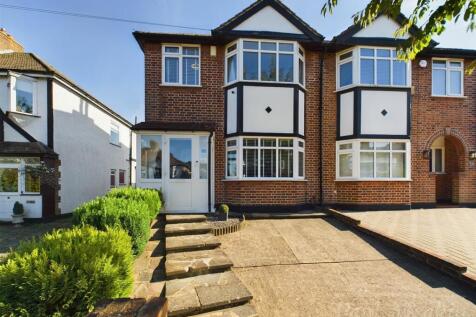 Sundale Avenue, South Croydon 3 bed semi