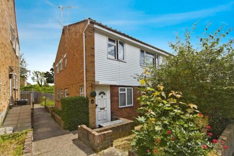 Swallowdale, South Croydon, CR2 8SJ 2 bed maisonette for sale