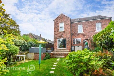 5 bedroom semi-detached house for sale