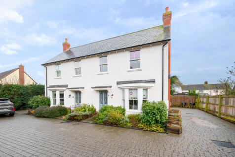 High Street, Kelvedon, Colchester 4 bed semi