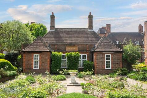 Hampstead Way, London NW11 4 bed flat for sale