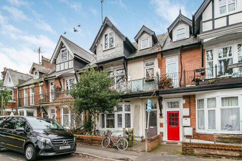 Churchill Road, Bournemouth 2 bed apartment for sale