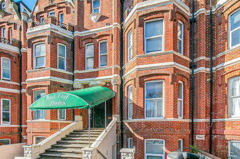 Studio flat for sale