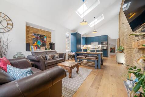 Lyham Road, SW2 4 bed flat for sale