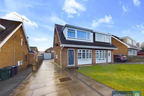 Crescent Walk, Clayton, Bradford... 3 bed semi