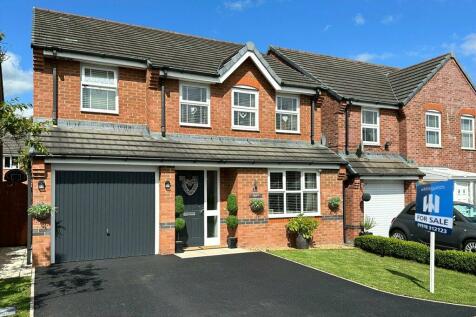 4 bedroom detached house for sale