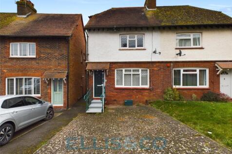 Brionne Gardens, Tonbridge, Kent, TN9 2 bed semi