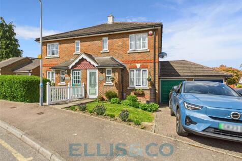 3 bedroom semi-detached house for sale