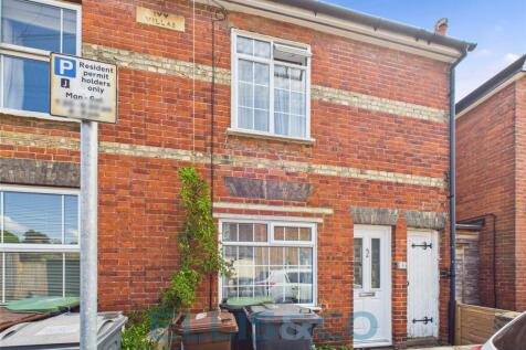 2 bedroom semi-detached house for sale