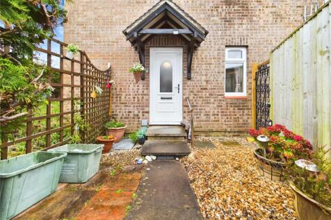 Sweet Briar Drive, Calcot, Reading... 1 bed maisonette for sale