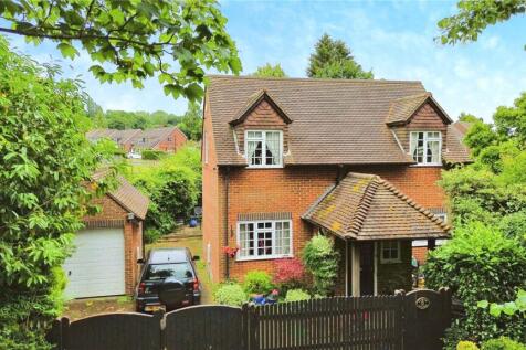 New Lane Hill, Tilehurst, Reading... 3 bed detached house for sale