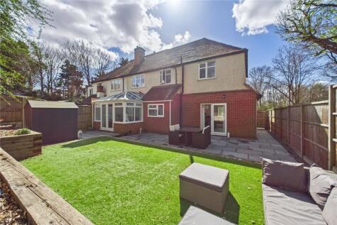 Bath Road, Calcot, Berkshire, RG30 4 bed semi