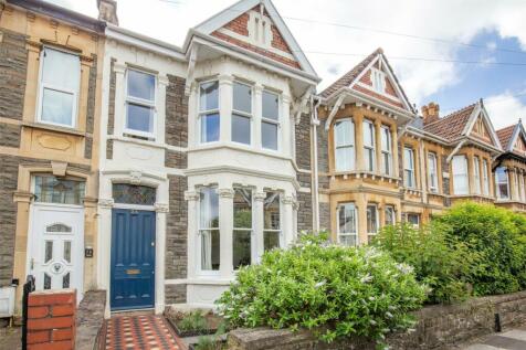 4 bedroom terraced house for sale