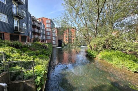 Barton Mill Road, Canterbury, Kent, CT1 2 bed apartment for sale