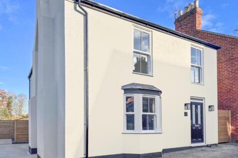 4 bedroom semi-detached house for sale