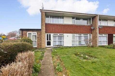 Somner Close, Canterbury, Kent, CT2 6 bed semi