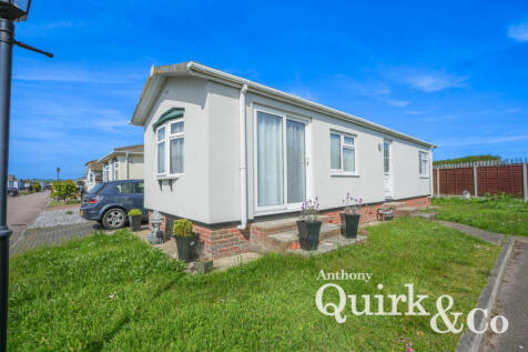 Creek Road, Canvey Island, SS8 2 bed park home for sale