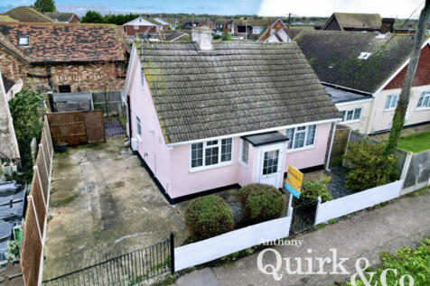 3 bedroom detached bungalow for sale