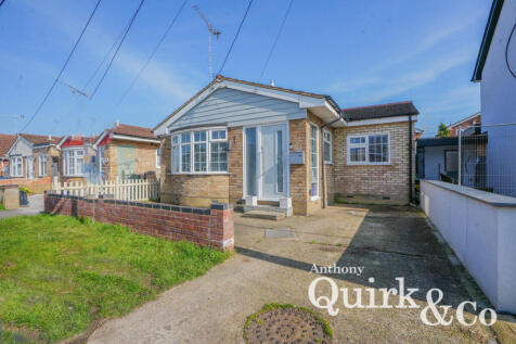 Thelma Avenue, Canvey Island, SS8 2 bed detached bungalow for sale