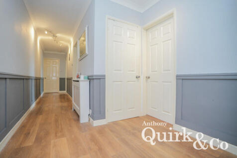 Cherry Court, Western Esplanade, SS8 2 bed apartment for sale