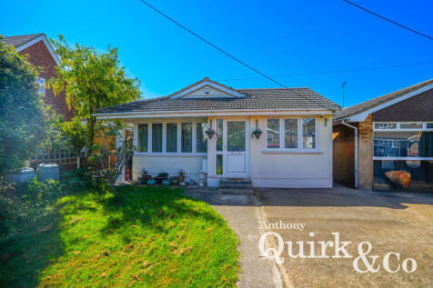 Strasbourg Road, Canvey Island, SS8 2 bed bungalow for sale
