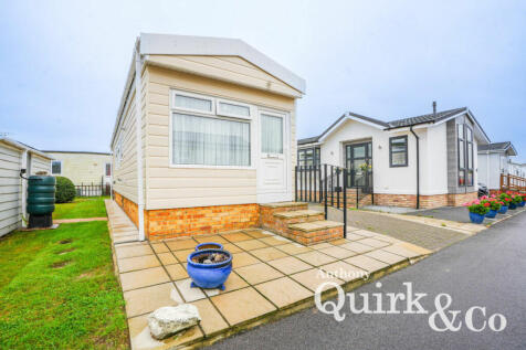 Creek Road, Canvey Island, SS8 2 bed park home for sale