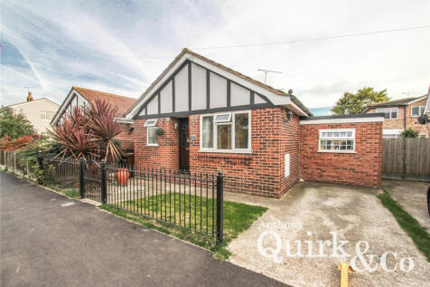 Smallgains Avenue, Canvey Island, SS8 2 bed detached bungalow for sale