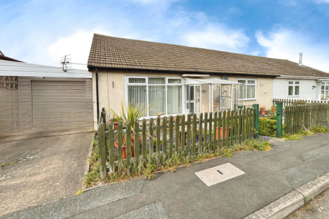 Main Street, Upton, Gainsborough 2 bed semi