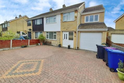 4 bedroom semi-detached house for sale