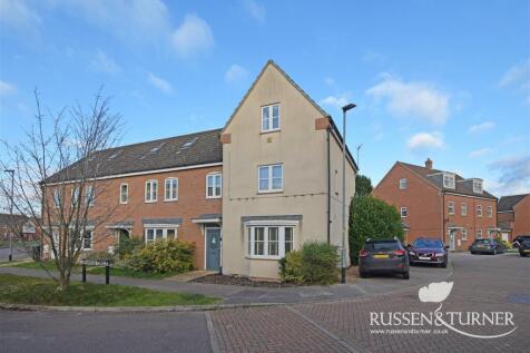 Langridge Circle, King's Lynn PE33 4 bed end of terrace house for sale