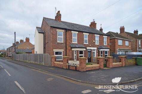 4 bedroom semi-detached house for sale