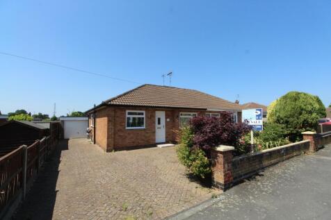 2 bedroom semi-detached bungalow for sale