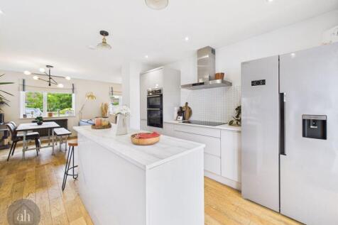 3 bedroom bungalow for sale