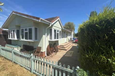 2 bedroom park home for sale