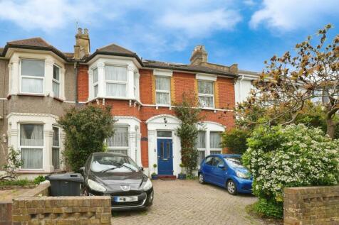 6 bedroom terraced house for sale