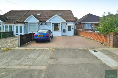 4 bedroom semi-detached bungalow for sale