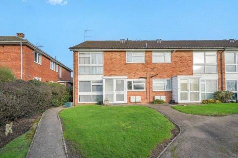 2 bedroom maisonette for sale