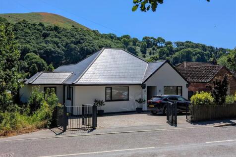 Arneke, Ludlow Road, Little Stretton... 4 bed detached house for sale