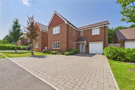 Regis Manor Road, Burghfield Common... 4 bed detached house for sale