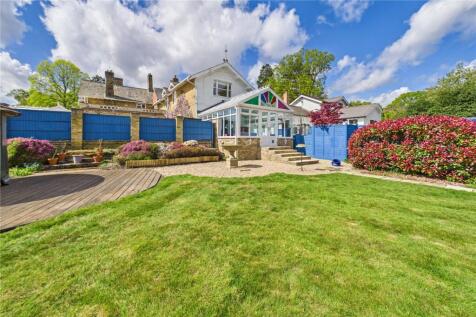 Reading Road, Burghfield Common... 4 bed semi