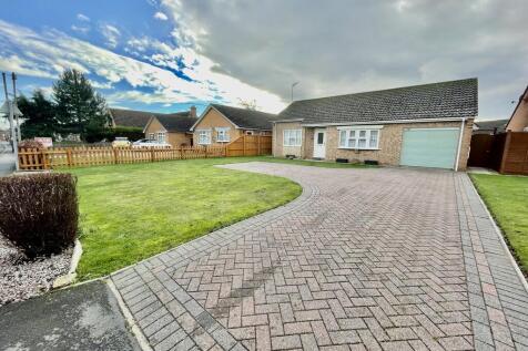 2 bedroom detached bungalow for sale