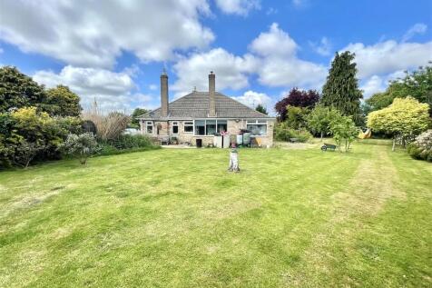 Pennytoft Lane, Pinchbeck 3 bed detached bungalow for sale