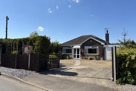 West Cobgate, Moulton 2 bed detached bungalow for sale