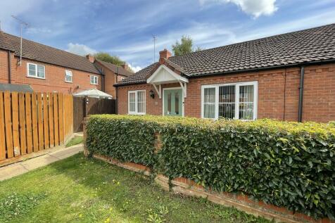 2 bedroom terraced bungalow for sale