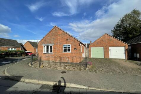 2 bedroom detached bungalow for sale